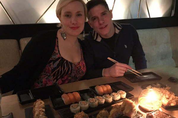 Santiaguentildeos se casaraacuten en una biblioteca