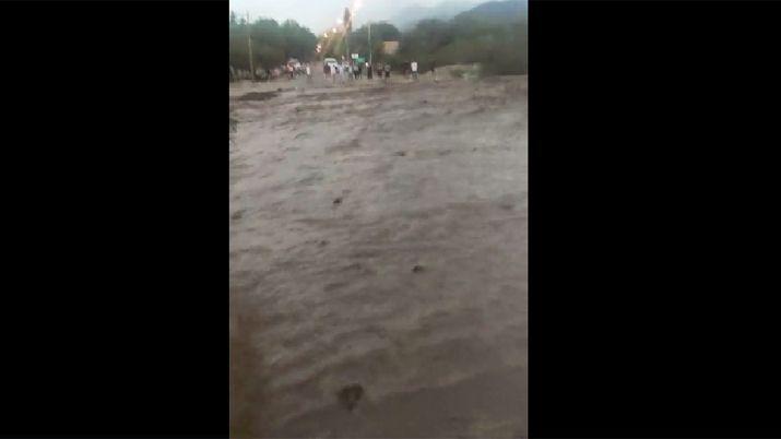 Salta- el impactante momento en que un alud cubre por completo la ruta