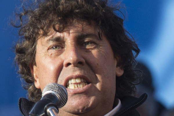 El sindicalista Pablo Micheli chocoacute a una ciclista de 16 antildeos