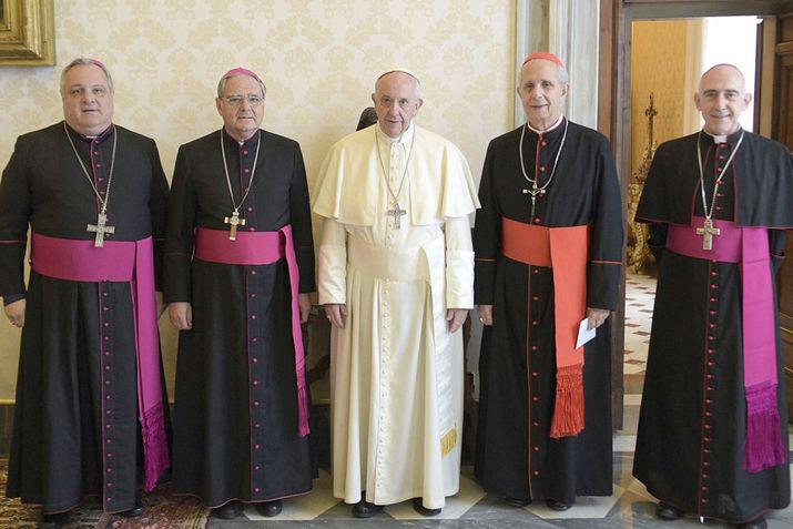 El Santo Padre junto a los representantes de la Conferencia Episcopal Argentina