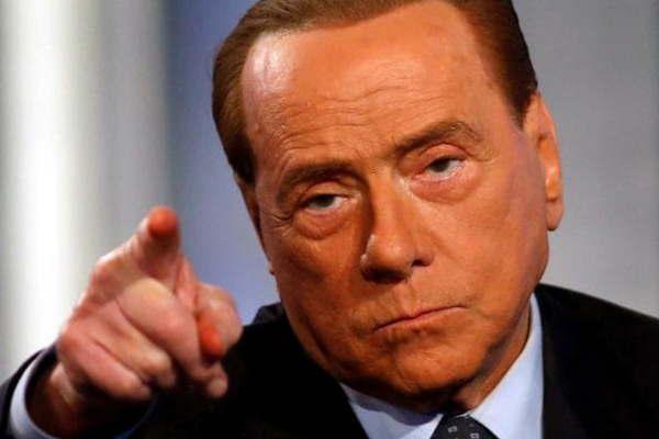 Berlusconi pidioacute echar a 600000 migrantes