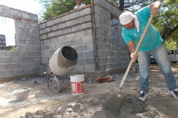 Se inicioacute la construccioacuten de otra tanda de viviendas en Cantildeada Escobar
