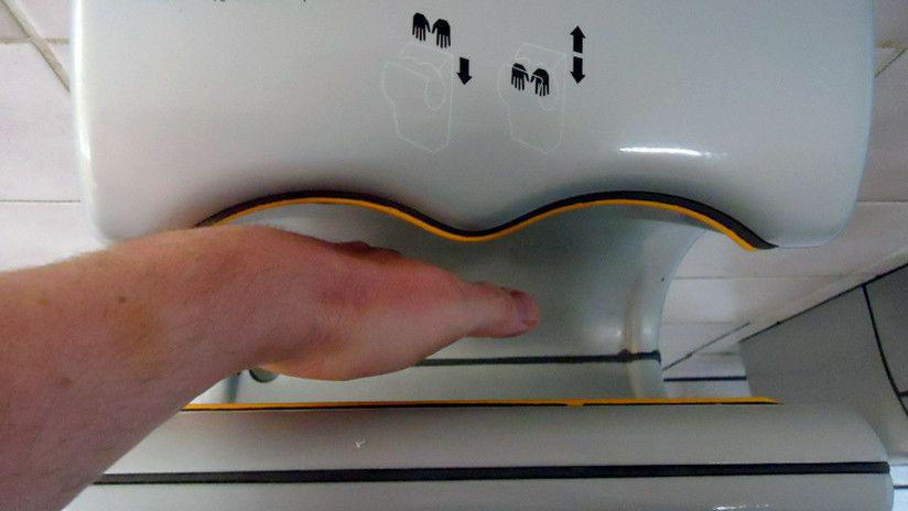 Esta foto te quitaraacute las ganas de usar secadores de manos en bantildeos puacuteblicos