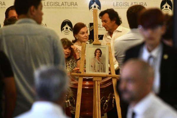 Para la familia de Deacutebora Peacuterez Volpin hubo mala praxis