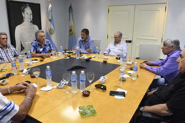 CGT y movimientos sociales acordaron acompantildearse en las marchas