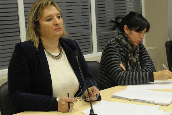 Buscan a adolescente de 15 antildeos y sospechan de amoriacuteo con el padrastro