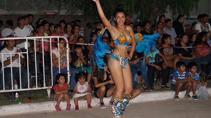 Esta noche se concretaraacuten los corsos municipales en Antildeatuya