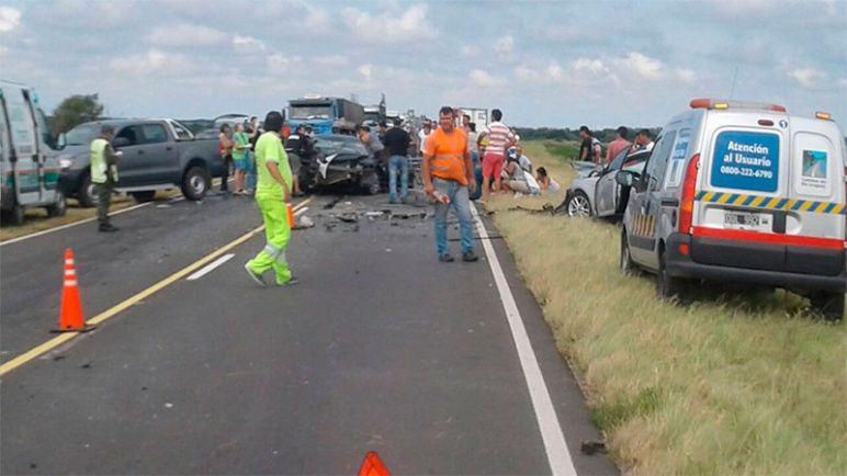 Ruta 174- cuatro muertos y varios heridos graves tras un choque frontal