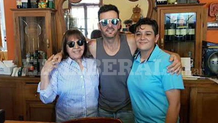 Axel almorzoacute arroz con salteado de vegetales en Sumampa