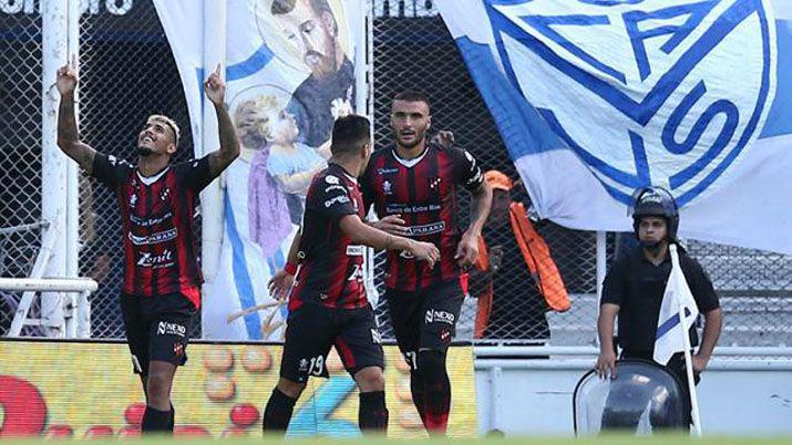Con goles uruguayos Patronato se impuso ante Veacutelez