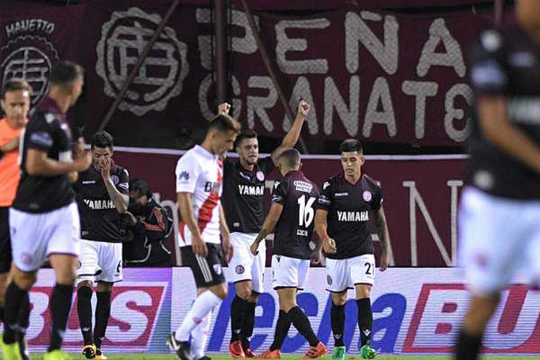 Video Lanuacutes le dio otro duro golpe a River