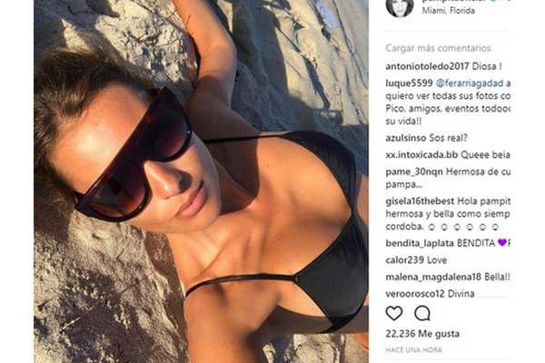 Pampita en playas de Miami