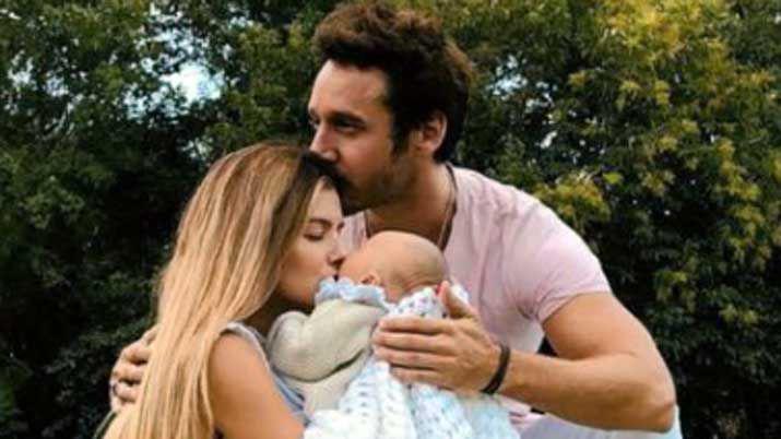 La China Suaacuterez a su hija Magnolia- El mundo al que te trajimos quizaacutes no sea el mejor