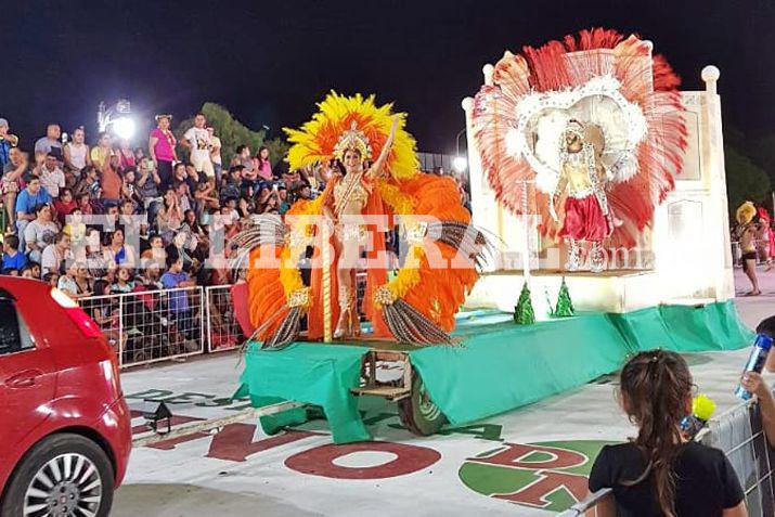 Seis comparsas le pusieron msica y color a la noche de Quimilí