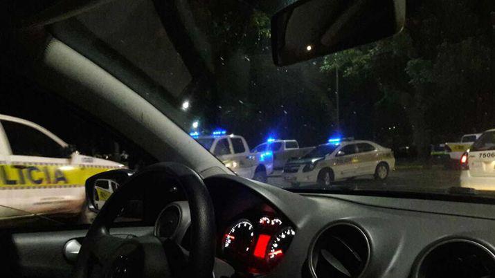 Tucumaacuten- asesinan a balazos a dos policiacuteas en el Parque 9 de Julio