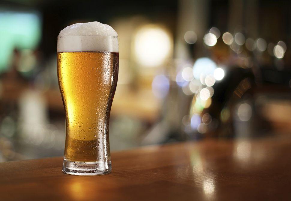 Se analiza una reduccioacuten al impuesto interno a las cervezas