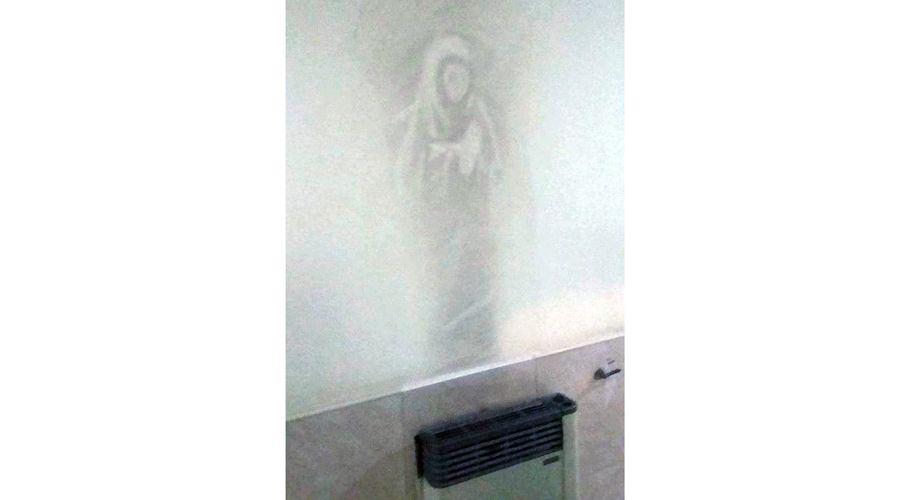 Una Virgen en la mancha de un calefactor se vuelve viral