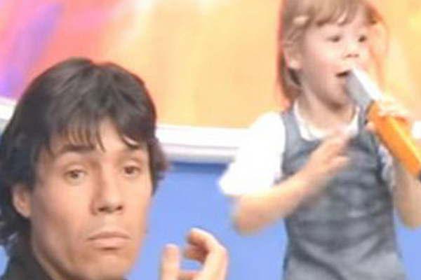 Tinelli quiere en el Bailando a la protagonista de uno de los videos virales 