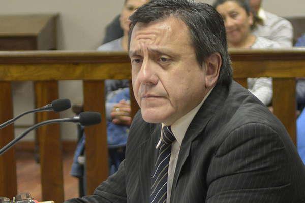 El acusado de matar a su Caniche a patadas negoacute que lo haya agredido