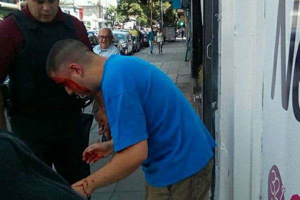 Se hizo pasar por su hija le puso una trampa al acosador lo apaleoacute y lo entregoacute 