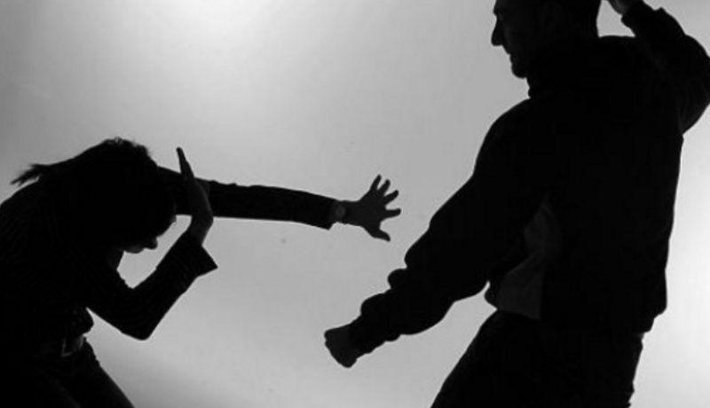 Detuvieron a un sujeto que agredioacute a trompadas a su pareja