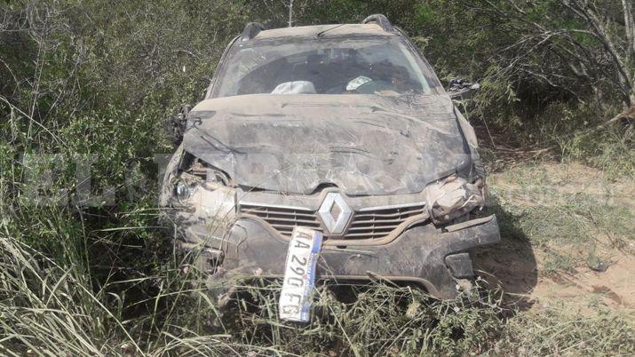 Se durmioacute al volante y volcoacute con toda su familia a bordo