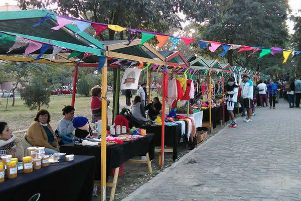 El 4 de marzo volveraacute la Feria de Artesanos a la Casa del Bicentenario