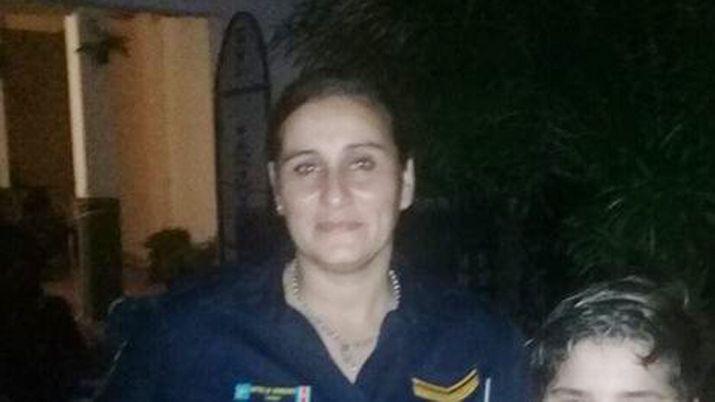 Destacan a una cabo de policiacutea por salvarle la vida a una nena