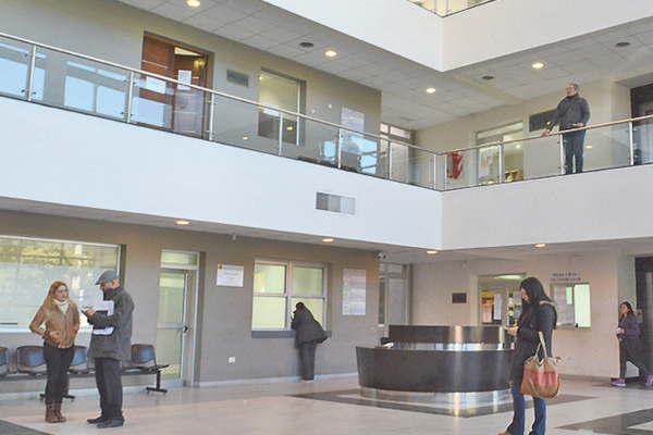 Allanaron una vivienda por el robo de 11000 en una farmacia  