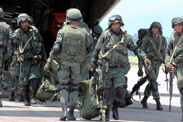 Guyana pone maacutes militares en la frontera con Venezuela