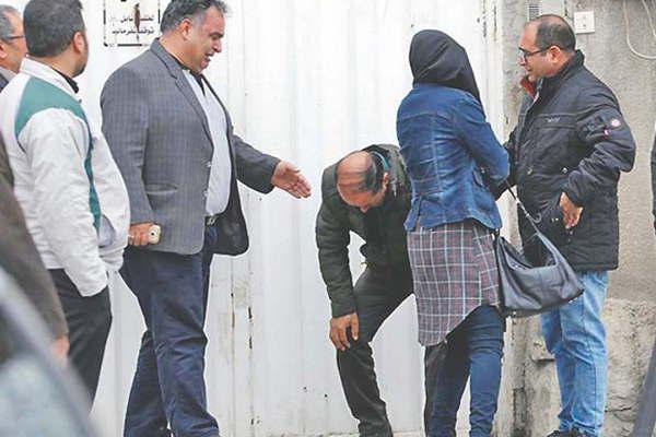 Tragedia- murieron 65 personas tras estrellarse un avioacuten en Iraacuten