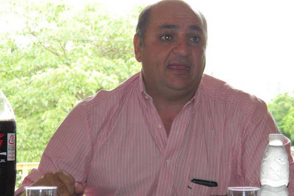 Eduardo Makhoul fue reelecto en Guumlemes