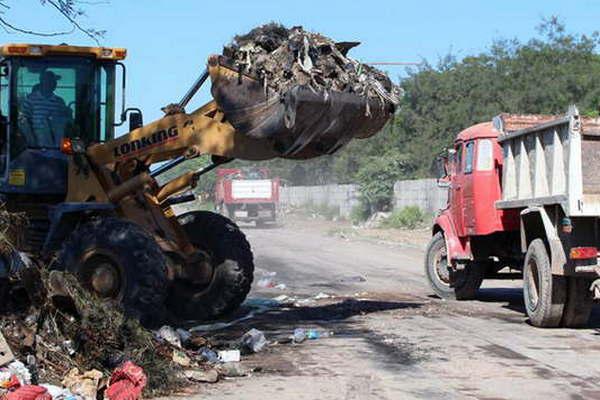 Concretan tareas de limpieza en dos barrios de la capital
