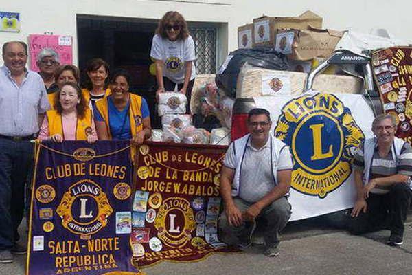 Leones y leos bandentildeos entregaron ayuda a  los inundados en Salta 