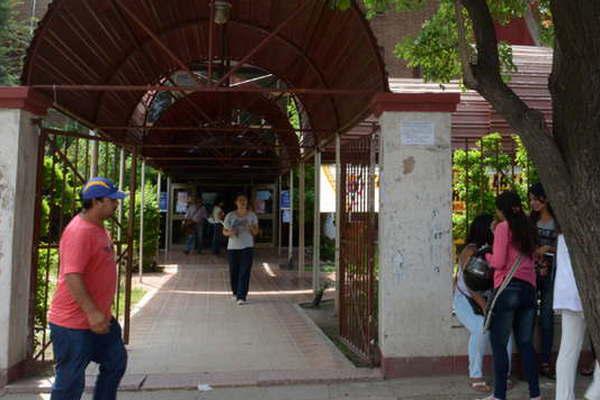 Esta semana se reanudoacute el servicio de transporte universitario de la Unse