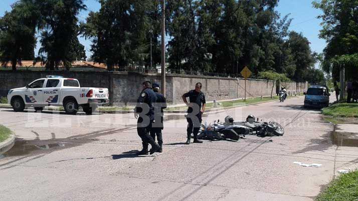 Dos motociclistas resultaron heridos tras fuerte colisioacuten