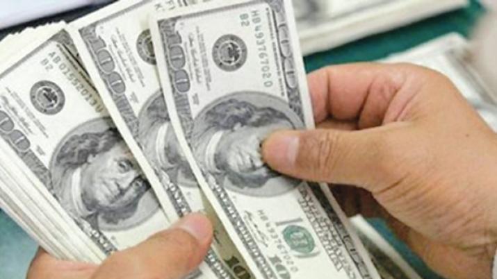 El dólar aumentó cinco centavos a  2022