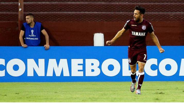 Lans se impuso en el debut y consiguió una buena ventaja