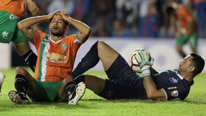 Banfield no pudo con Nacional y quedoacute afuera de la Copa