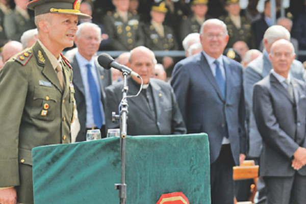 Asumioacute el nuevo jefe del Ejeacutercito Claudio Pasqualini