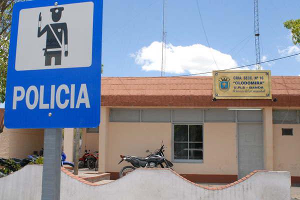 Encerroacute a su pareja e hijos y amenazoacute con matarlos