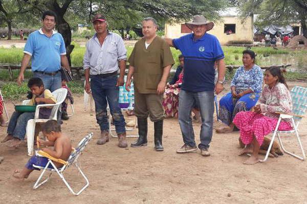 Unas 300 familias no pueden volver a sus casas por la inundaciones