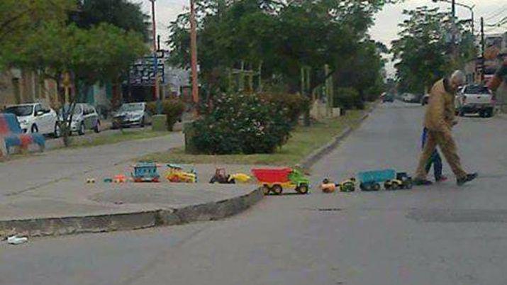 Marcelo Tinelli compartioacute en su Facebook la foto viral del abuelo y su nieto