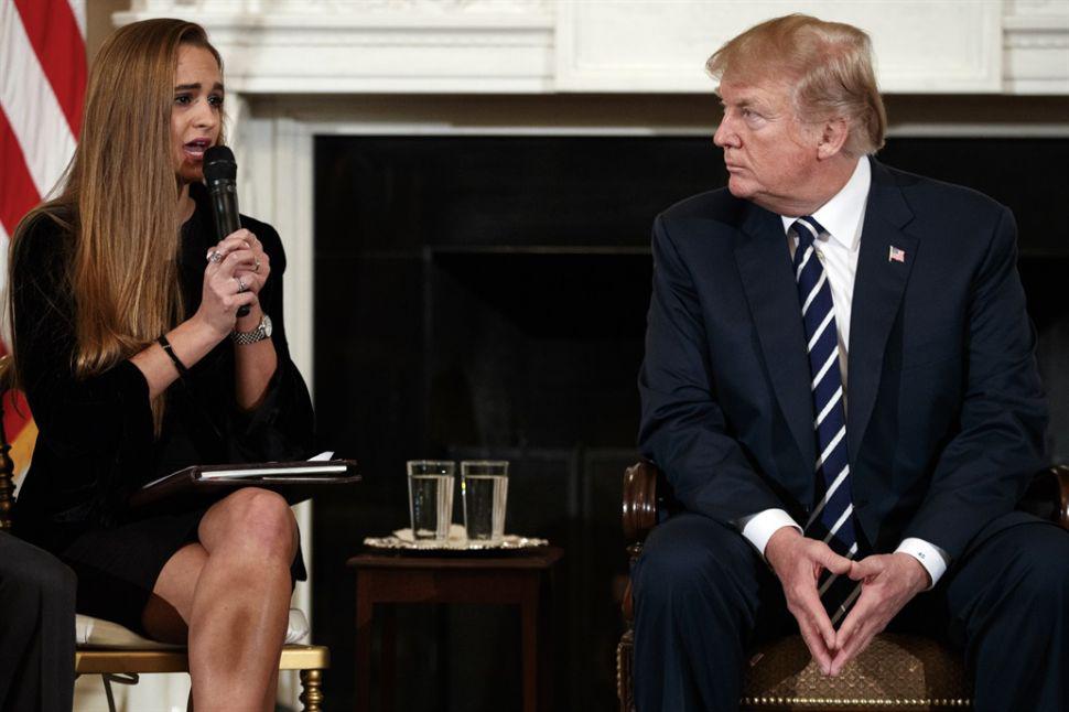 Donald Trump quiere que los maestros lleven armas a la escuela