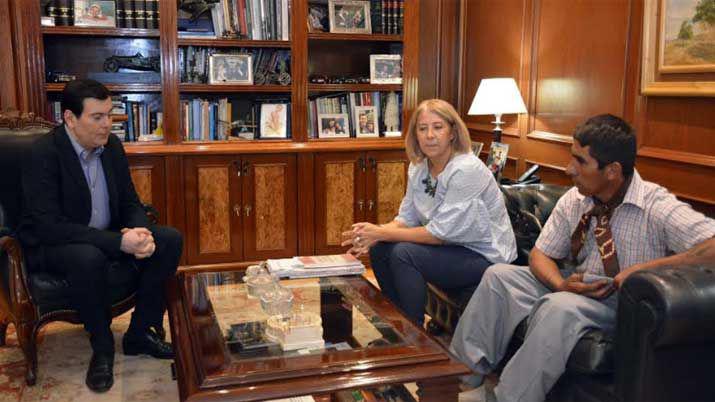 El gobernador Zamora recibioacute al padre de Marito Salto y su abogada patrocinante