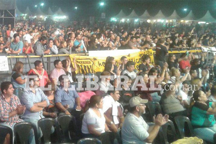 Multitudinario marco de pblico en el Festival del Artesano