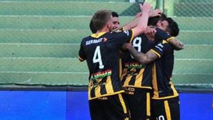 Olimpo vencioacute a Arsenal en un partido clave por la permanencia