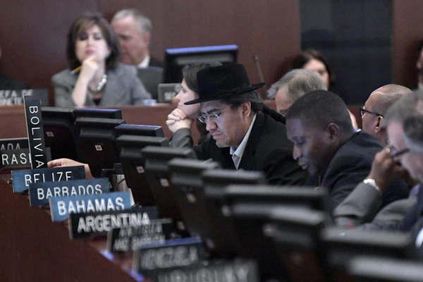 La OEA insta a Maduro a cancelar las elecciones de abril