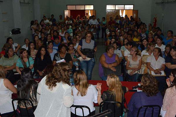 Maacutes de 300 docentes participaron de la opcioacuten de cargos para la Escuela Primaria Municipal
