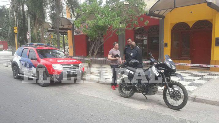 La policía recorre la zona del homicidio